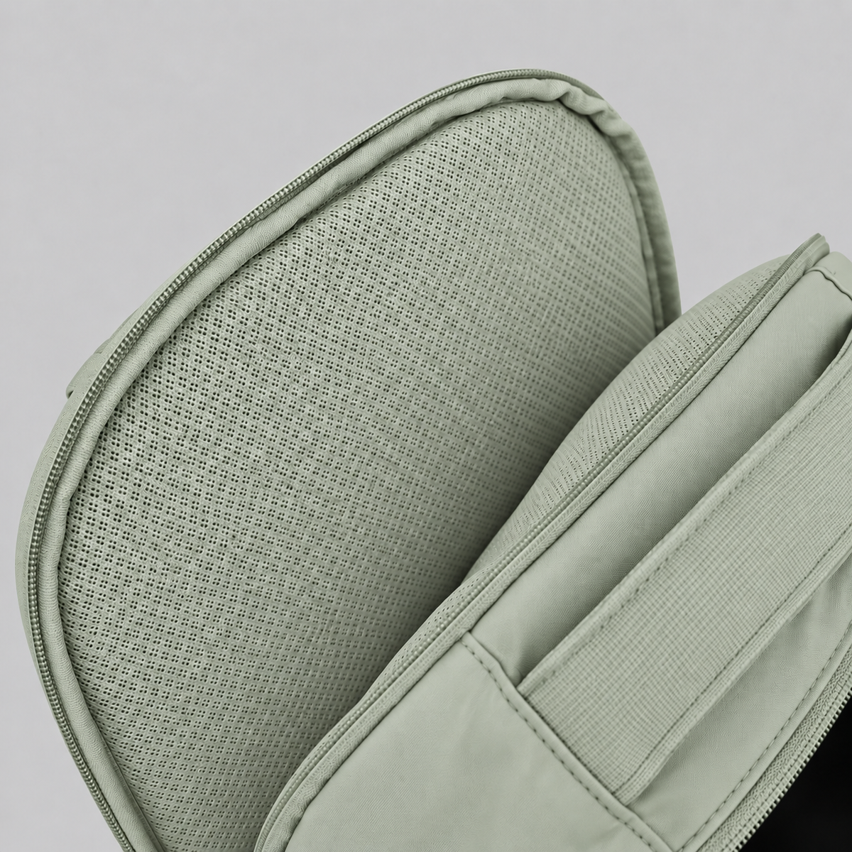HYBRYD Atlas Backpack Pale Green open Laptop compartment