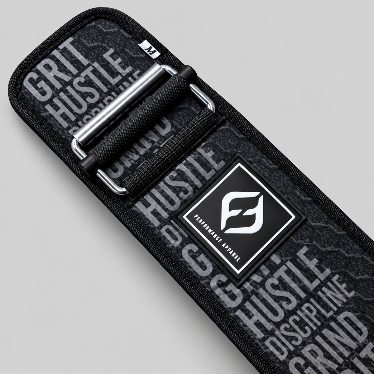 Quick-release steel buckle detail on Hybryd 4-inch neoprene weightlifting belt in Ethos print black