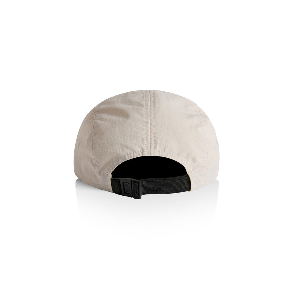A two-tone 5 panel run cap with a flat peak. Shot from the back showing clip fastener. From gymwear brand Hybryd