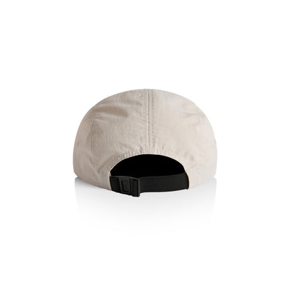 A two-tone 5 panel run cap with a flat peak. Shot from the back showing clip fastener. From gymwear brand Hybryd