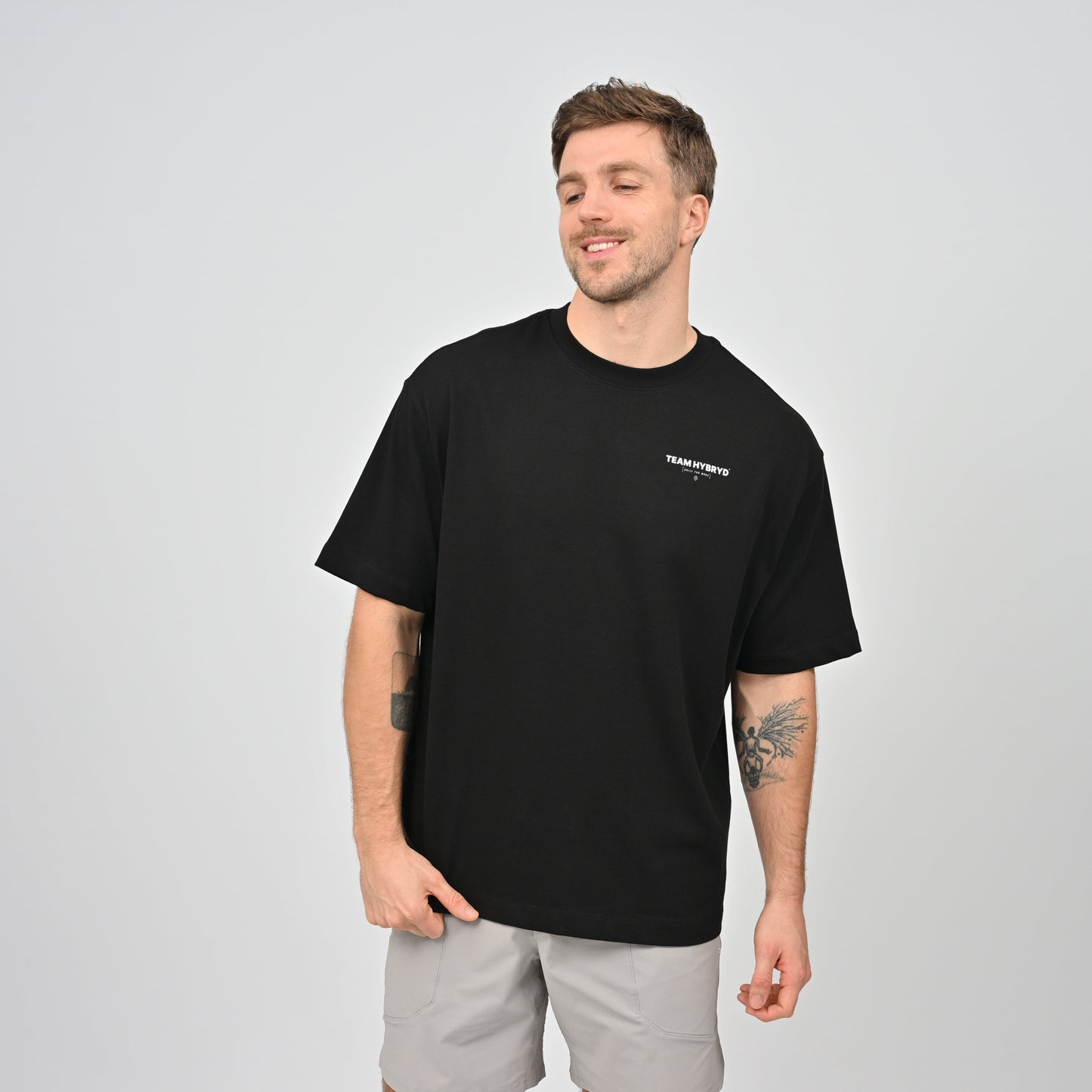 Hybryd lifestyle tee. Black